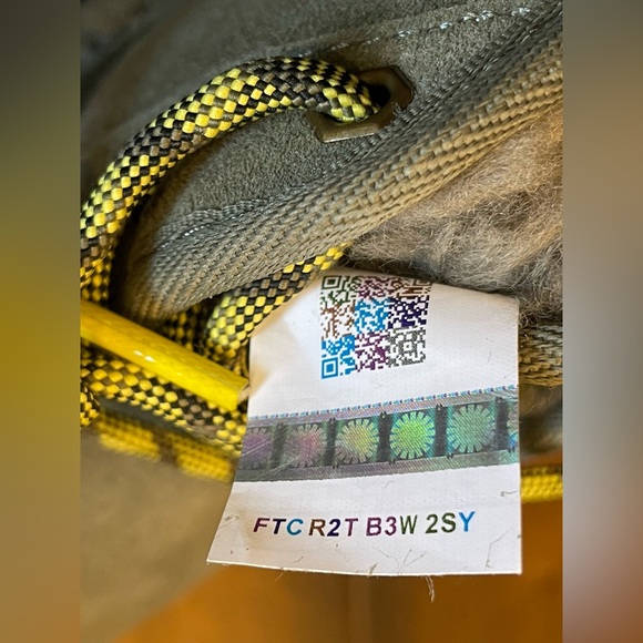 UGG Neumel Heritage Platform Boots NWOT - Picture 15 of 16